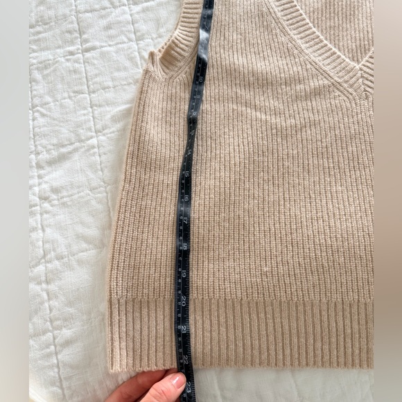 Weekend Max Mara 100% Cashmere Sweater Vest - Picture 6 of 9